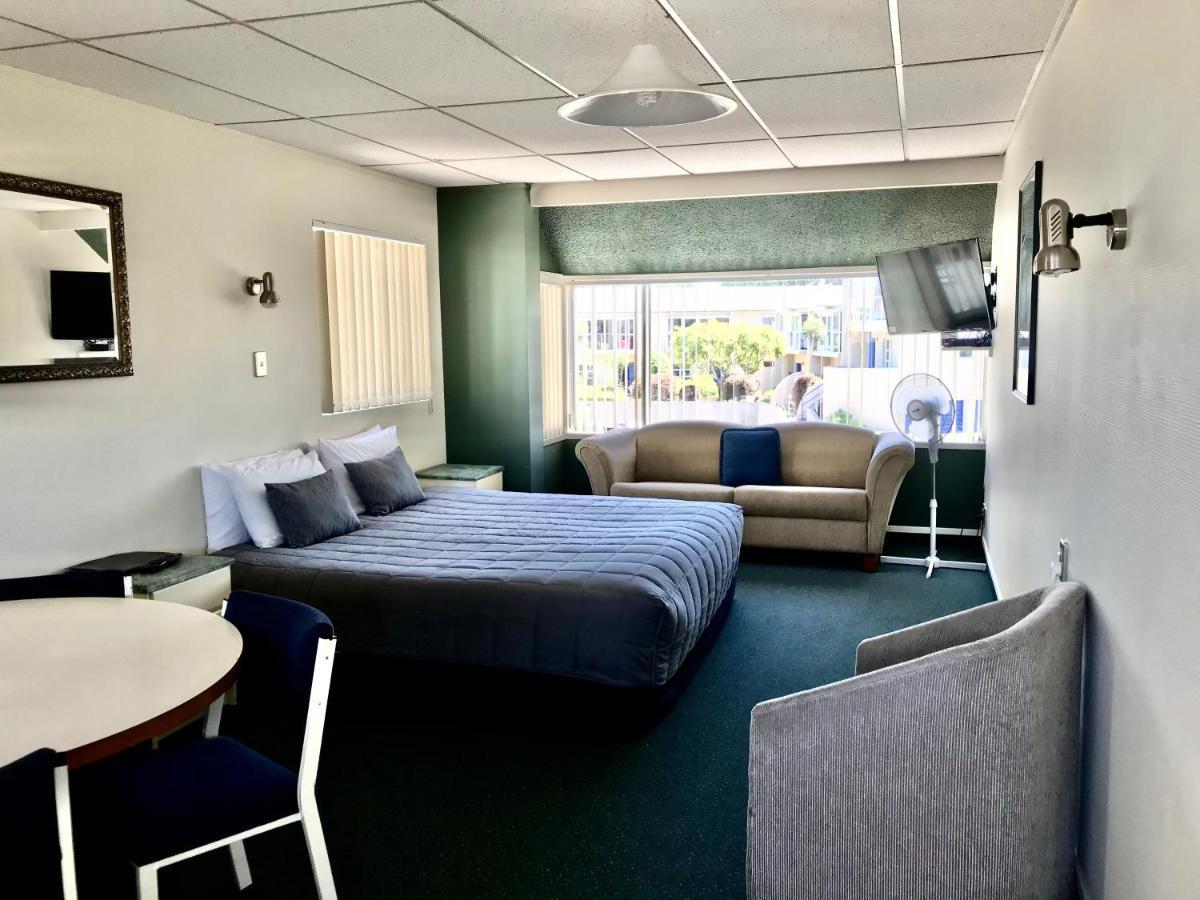 Tui Oaks Motel Tauposjön Exteriör bild
