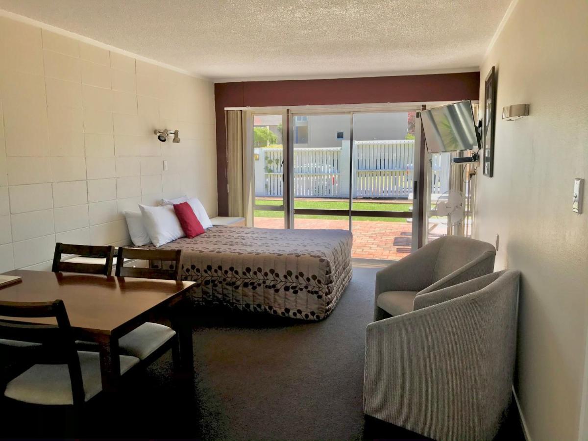 Tui Oaks Motel Tauposjön Exteriör bild
