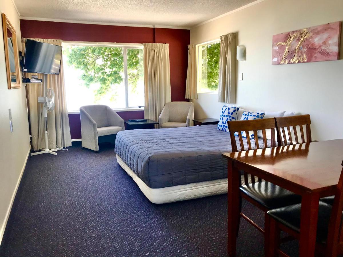 Tui Oaks Motel Tauposjön Exteriör bild