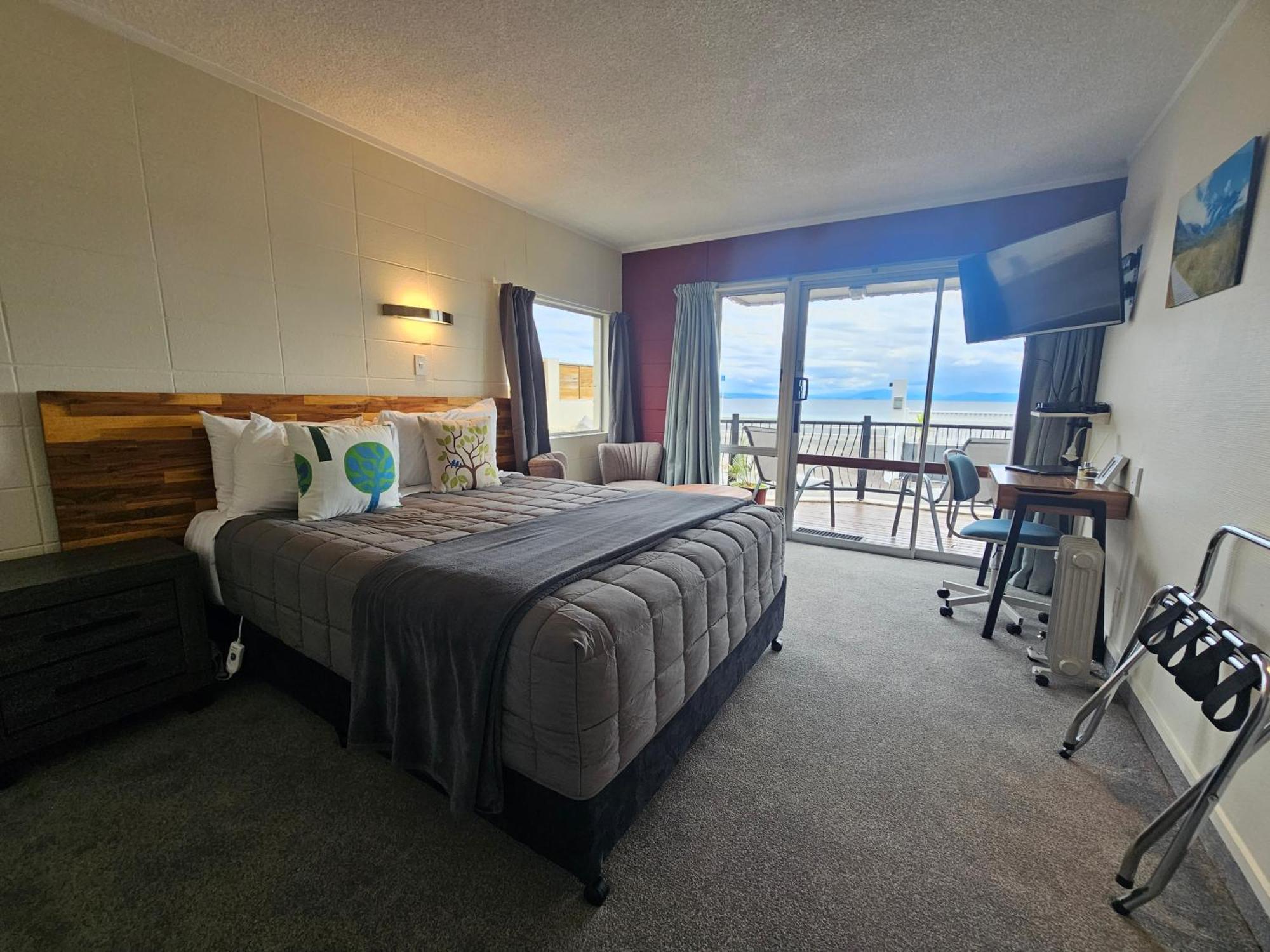 Tui Oaks Motel Tauposjön Exteriör bild