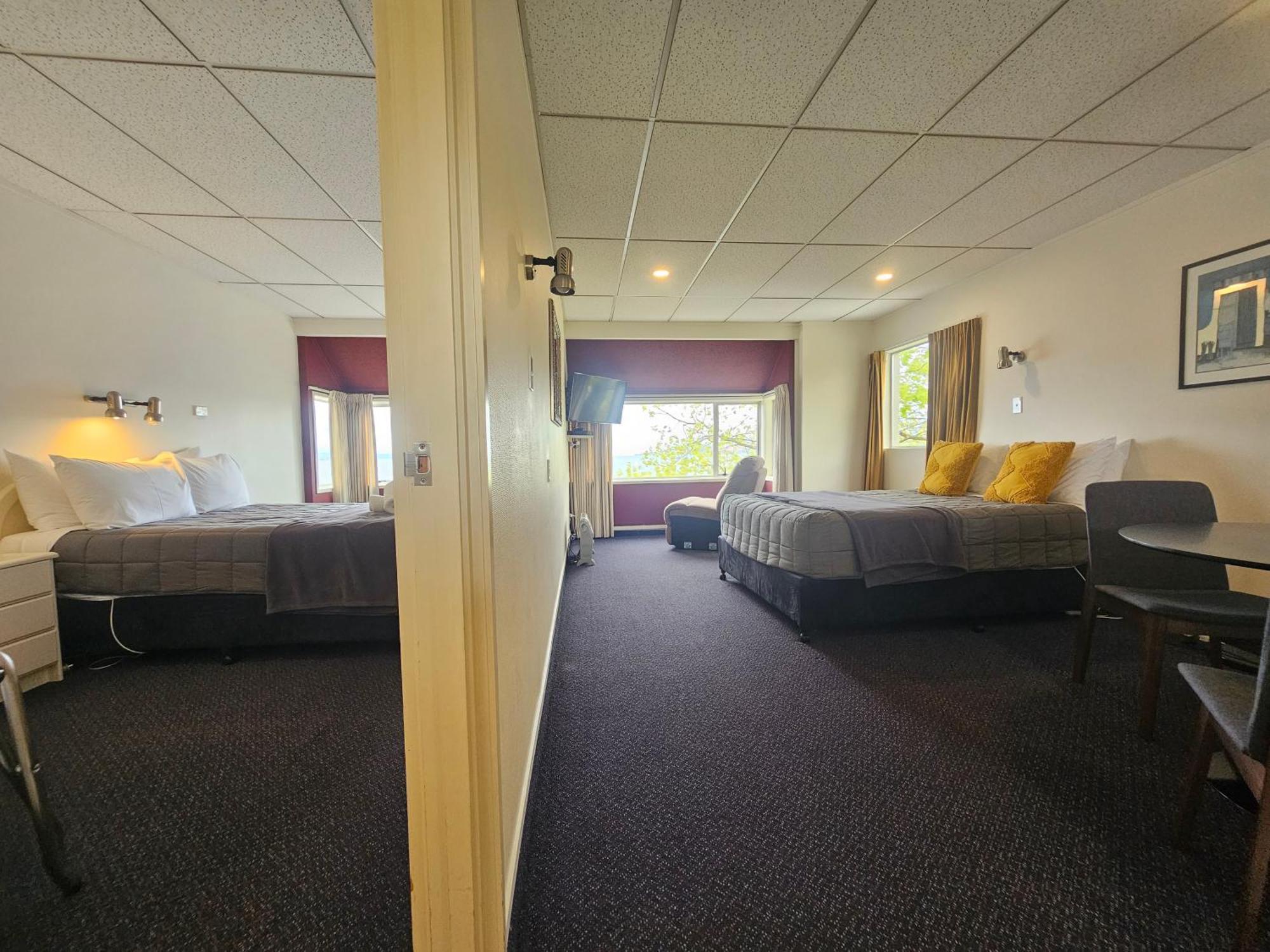 Tui Oaks Motel Tauposjön Exteriör bild