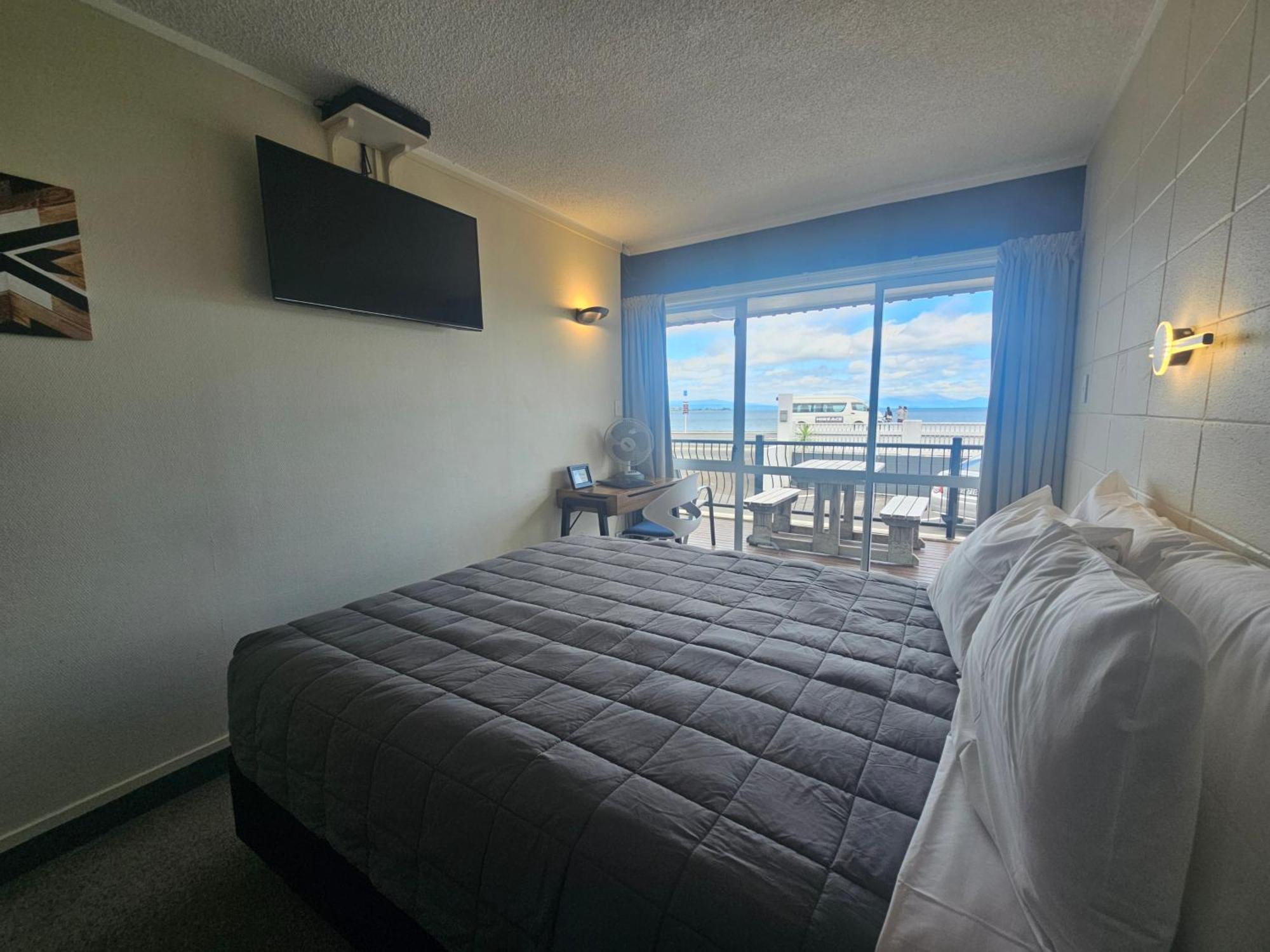 Tui Oaks Motel Tauposjön Exteriör bild